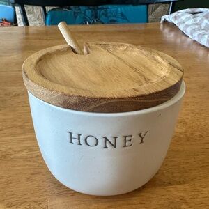 MAGNOLIA honey pot